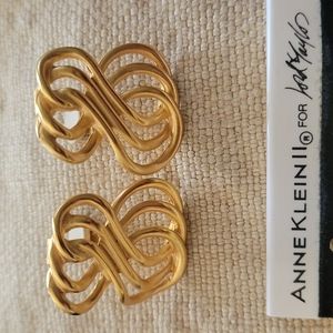 Vintage 70's Anne Klein for Lord and Taylor Clip Earrings In Matte Gold